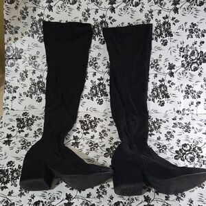 Elegant Black Knee-High Women's Boots B43